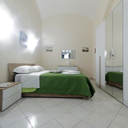 Casa Vacanza Alessandra Napoli Esterno foto