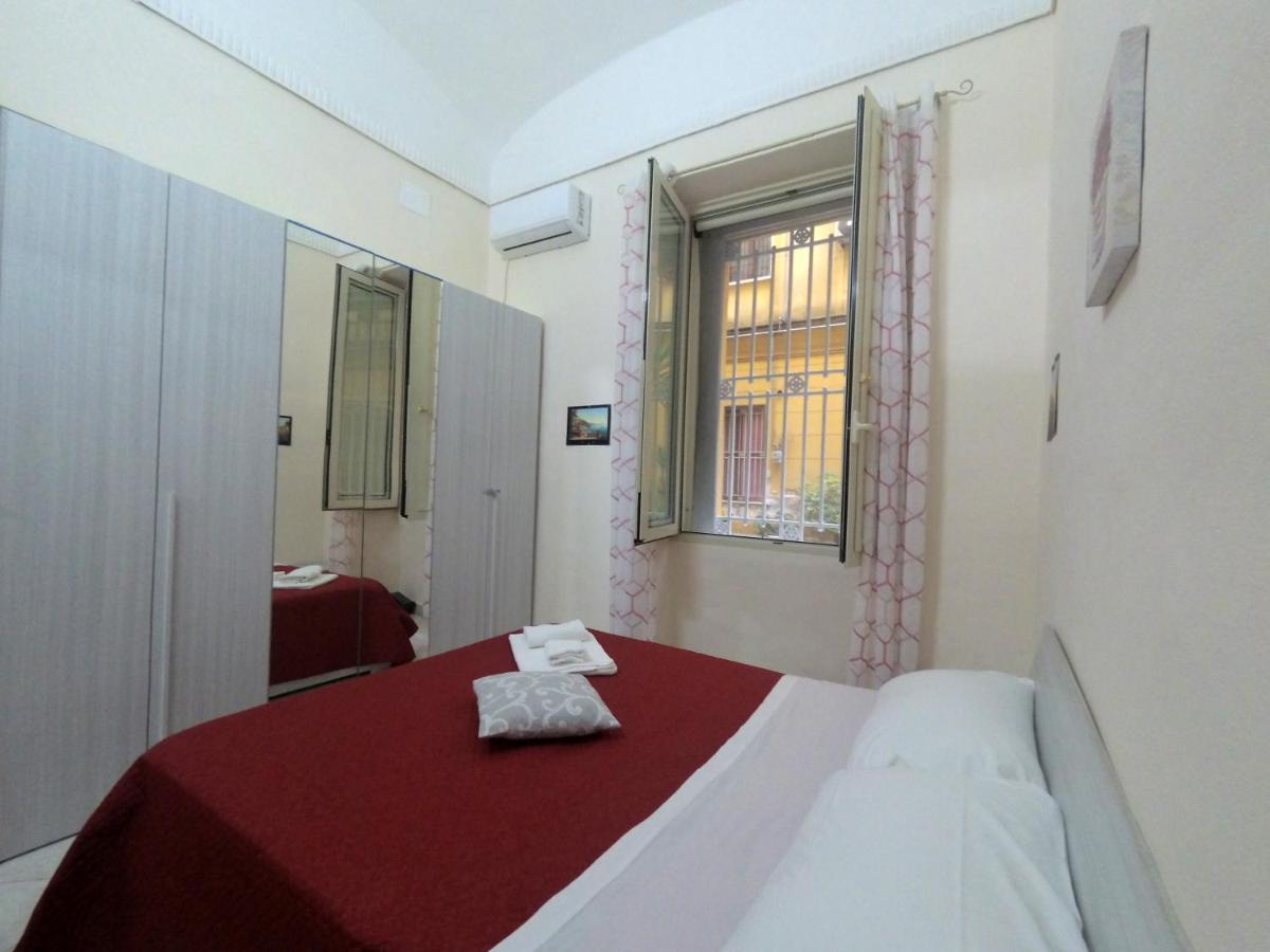 Casa Vacanza Alessandra Napoli Esterno foto